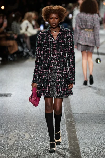 Look 28